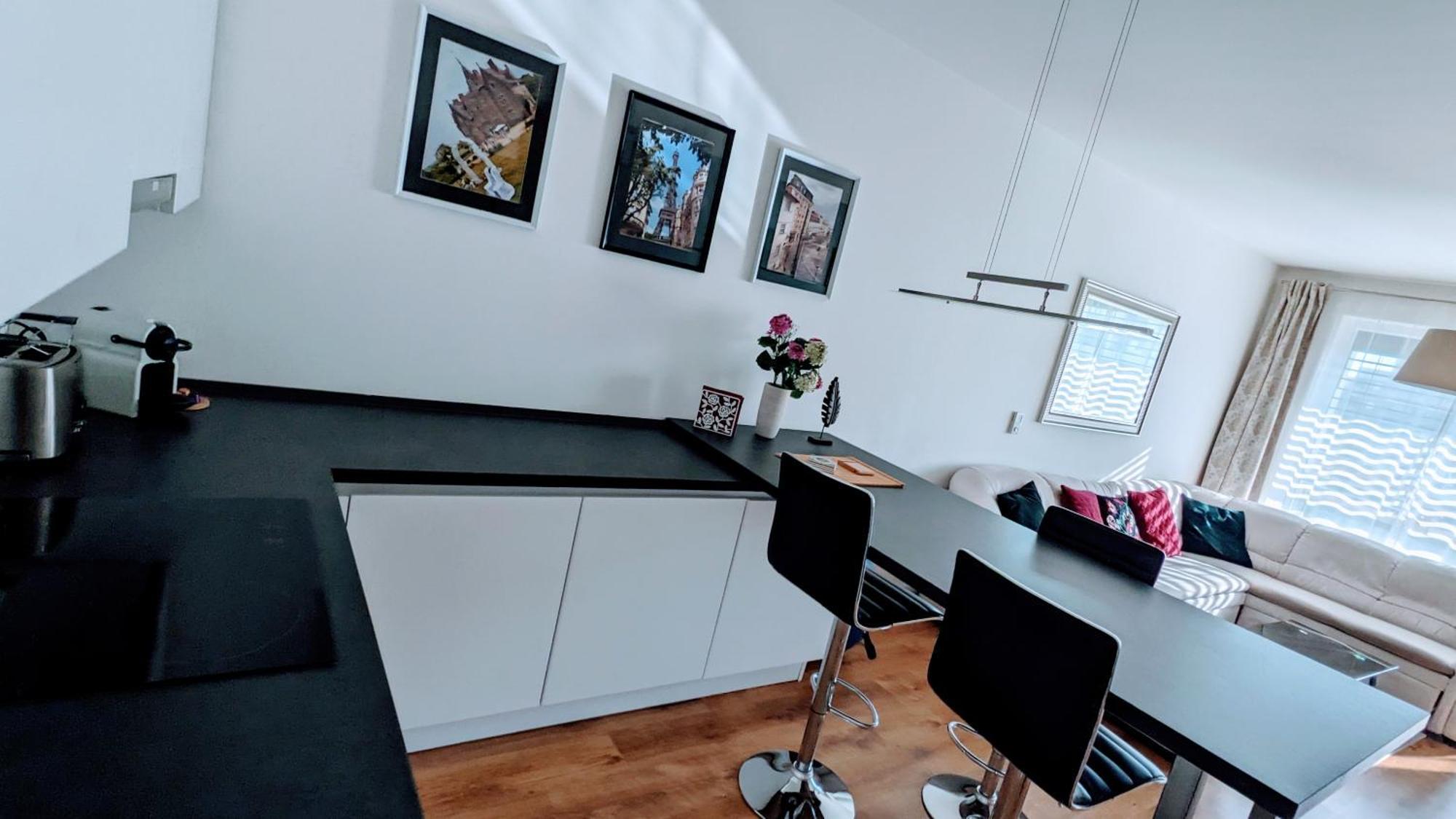 E1 Luxury Oldtown Apt - 2X Parking, Foodstore, Pcscreen, Netflix, Unlimited Music, Crib, Babychair, Fastwifi, Aircon Košice Exteriér fotografie