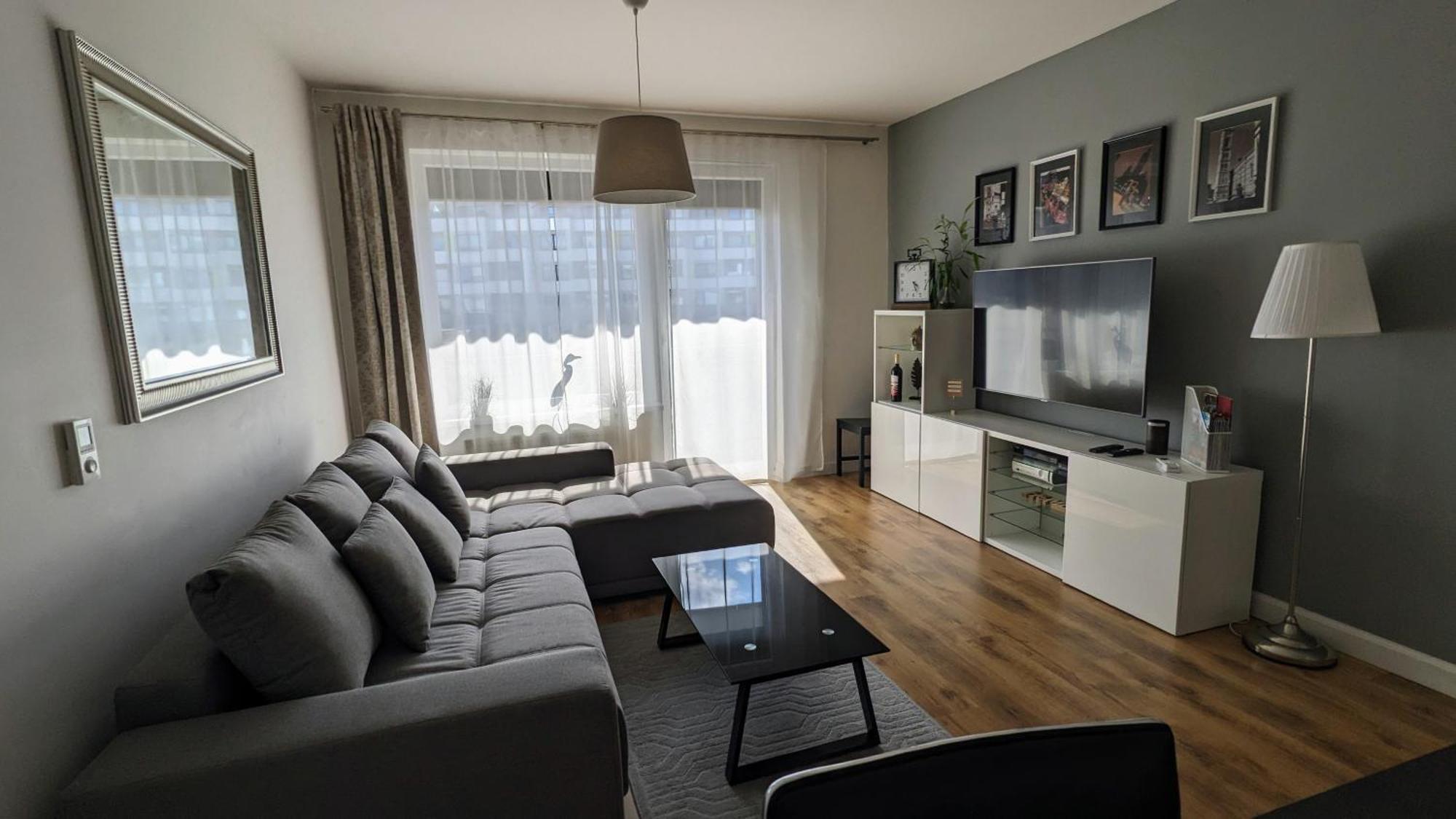 E1 Luxury Oldtown Apt - 2X Parking, Foodstore, Pcscreen, Netflix, Unlimited Music, Crib, Babychair, Fastwifi, Aircon Košice Exteriér fotografie